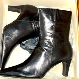 Gently worn, Nine West, women’s black ankle boots, size 8.